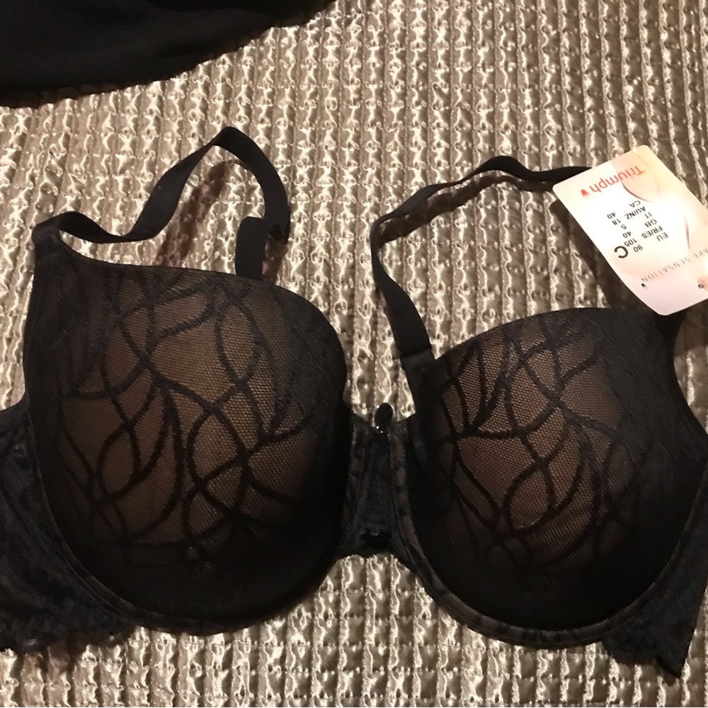 Triumph underwired push up black bra size 40C